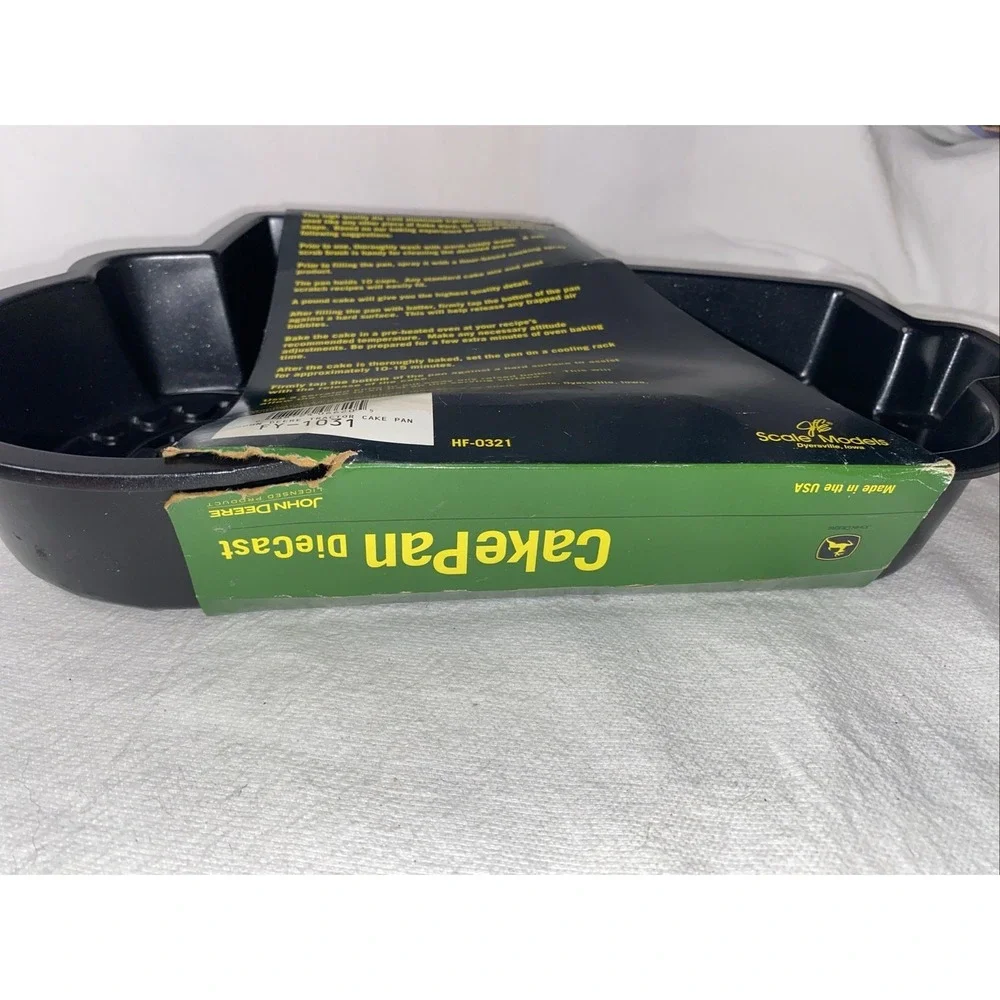 John Deere Tractor Cake pan Heavy Die cast Metal New Please See Pictures